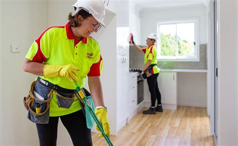 Builders clean currumbin Our bespoke after renovation or after builders cleaning service can take care of the following: Floors: plaster & paint removal, vacuuming and mopping